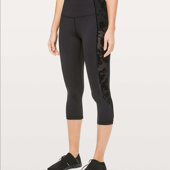 lululemon athletica Pants - LuluLemon Black Crop Leggings Scatter Floral